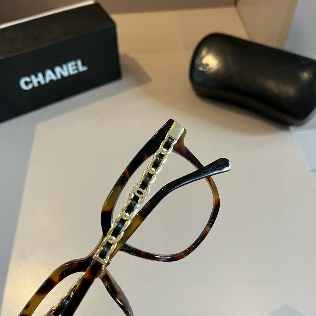 Chanel Oversized Silver Lens Sunglasses for Men & Women - 493544 - detail image 5