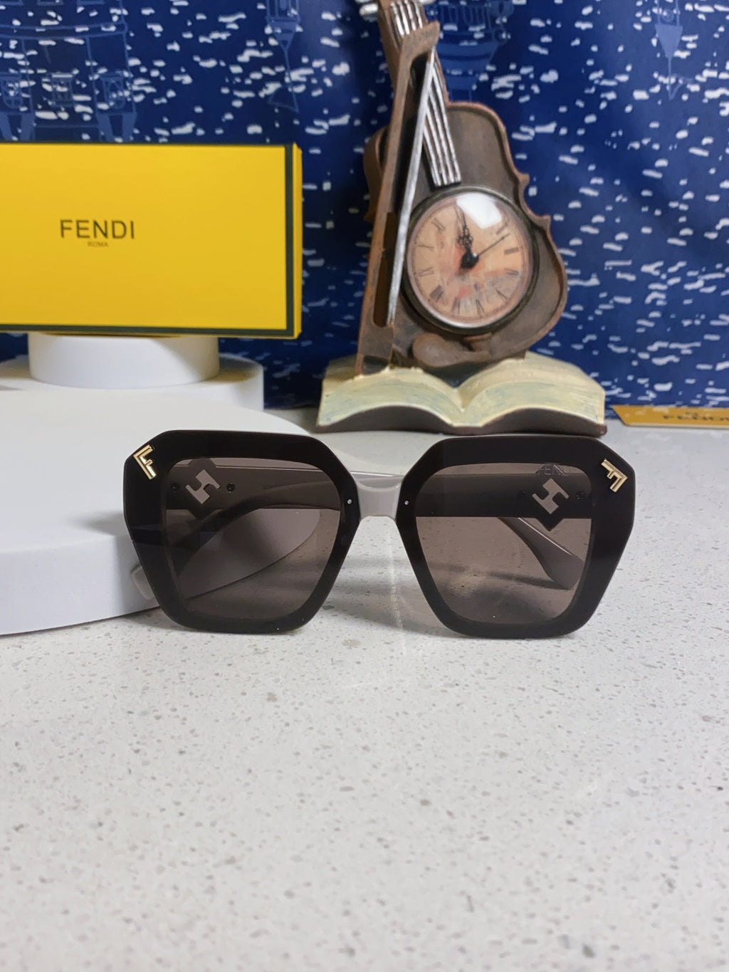 Fendi Cat-Eye Gray Lens Sunglasses for Men & Women - detail image 9