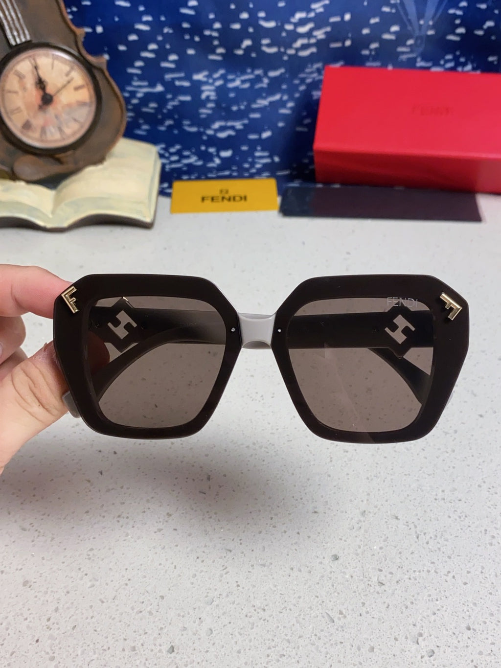 Fendi Cat-Eye Gray Lens Sunglasses for Men & Women - detail image 4