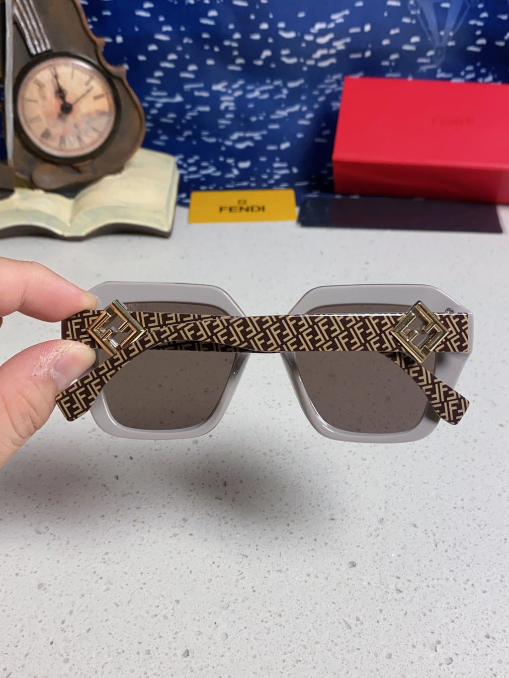 Fendi Cat-Eye Gray Lens Sunglasses for Men & Women - detail image 5