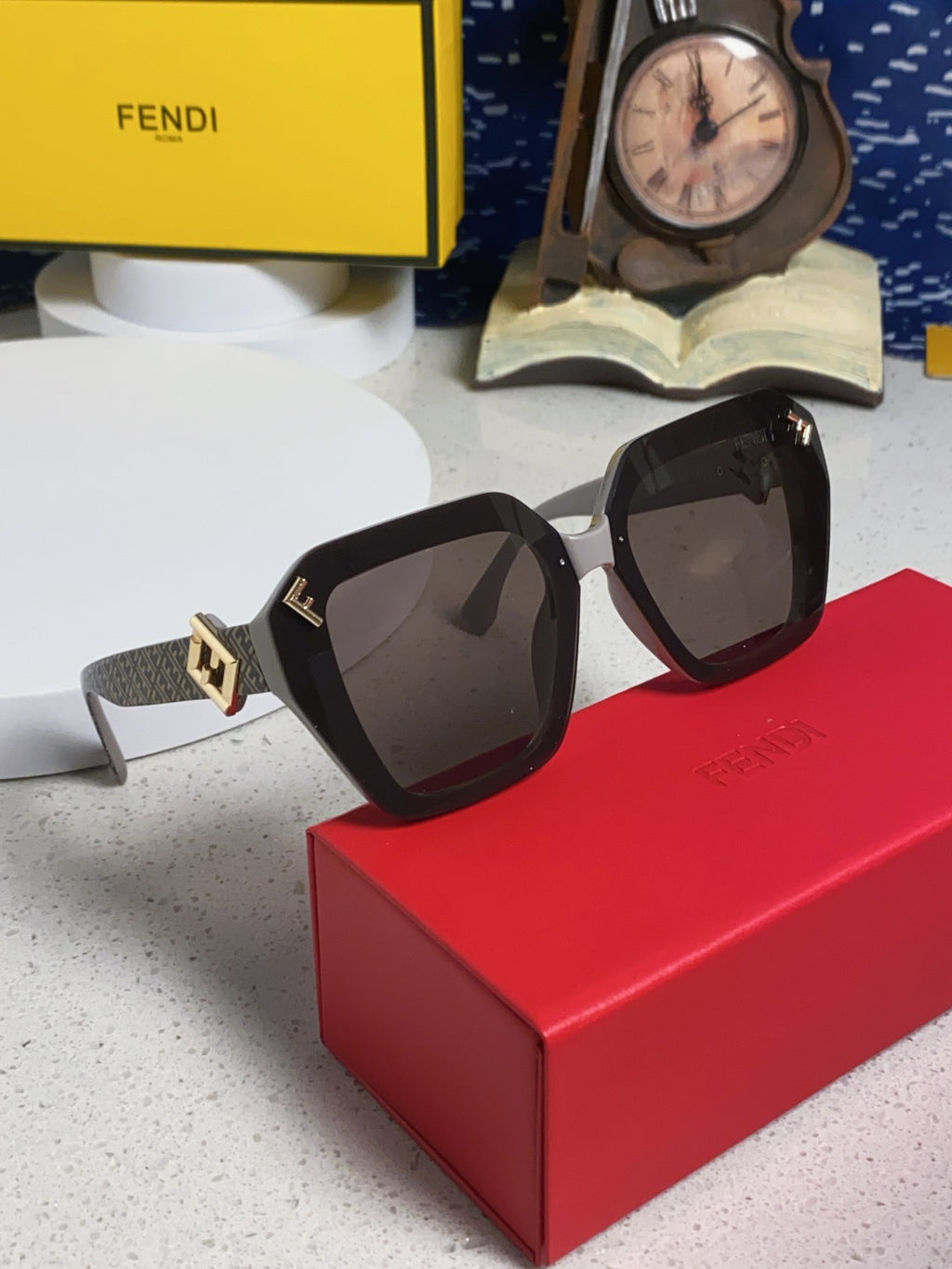 Fendi Cat-Eye Gray Lens Sunglasses for Men & Women - detail image 10