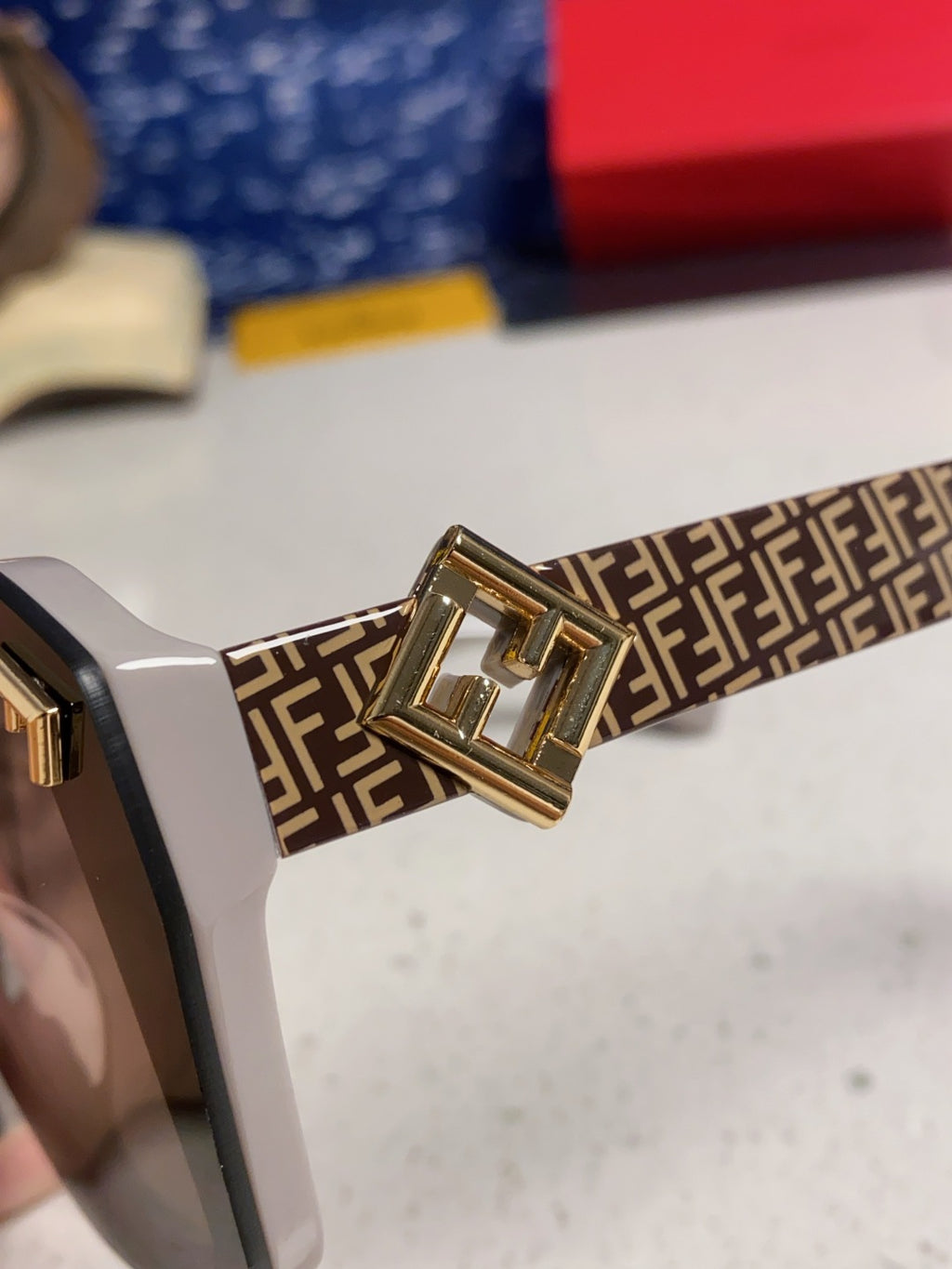 Fendi Cat-Eye Gray Lens Sunglasses for Men & Women - detail image 7
