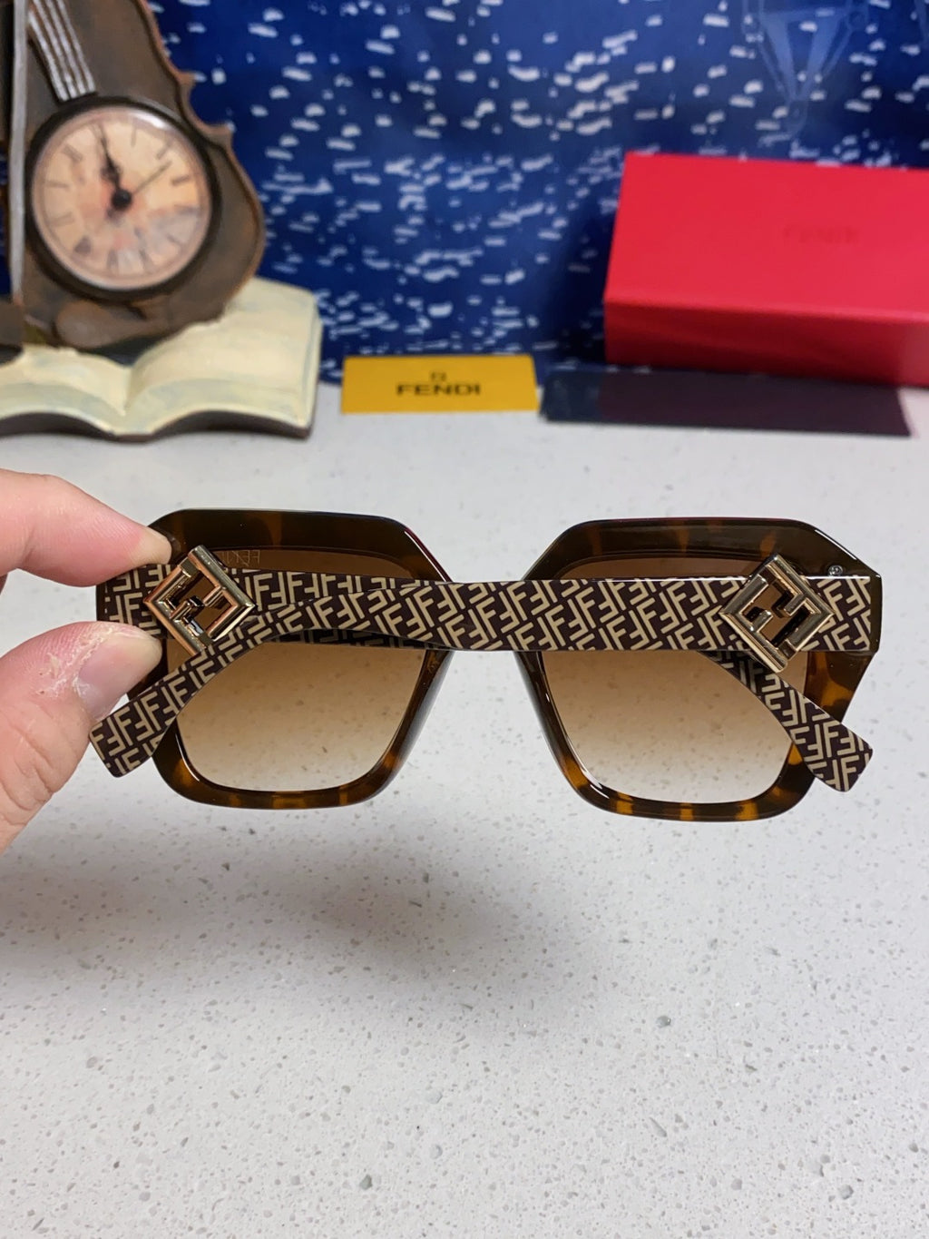 Fendi Cat-Eye Brown Lens Sunglasses for Men & Women - detail image 5