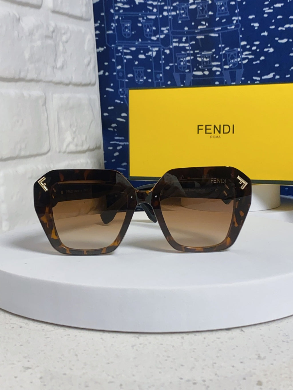 Fendi Cat-Eye Brown Lens Sunglasses for Men & Women - detail image 2