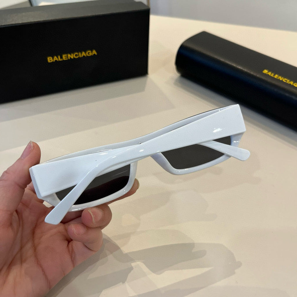 Balenciaga Rectangular Silver Lens Sunglasses for Men & Women - 487500 - detail image 9