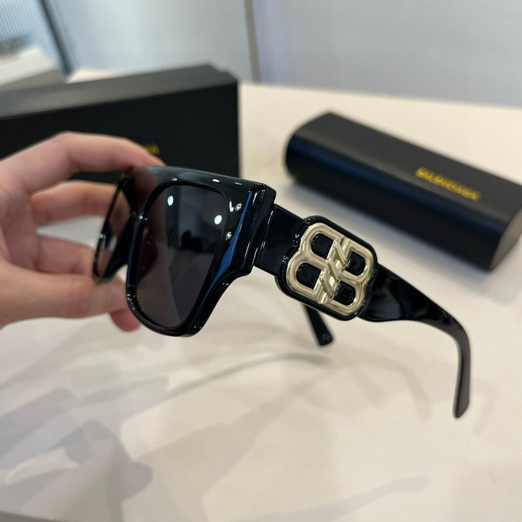 Balenciaga Rectangular Black Lens Sunglasses for Men & Women - 416137 - detail image 6