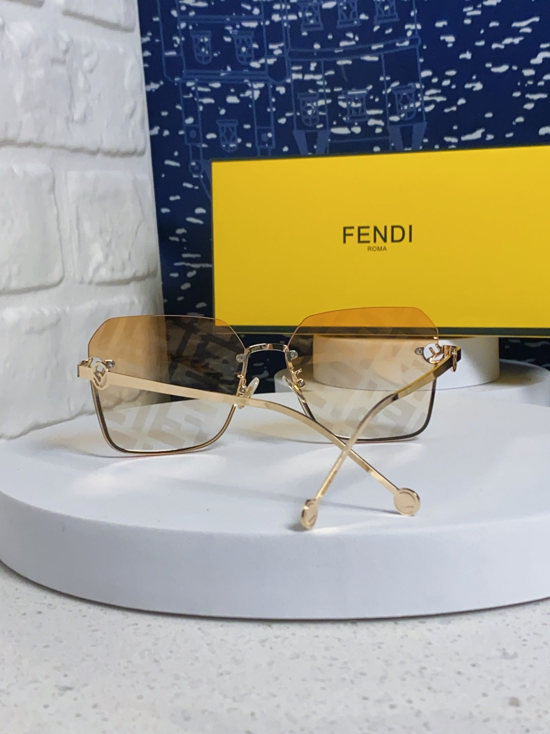 Fendi Fashion Gold Lens Sunglasses for Men & Women - 372464 - detail image 3