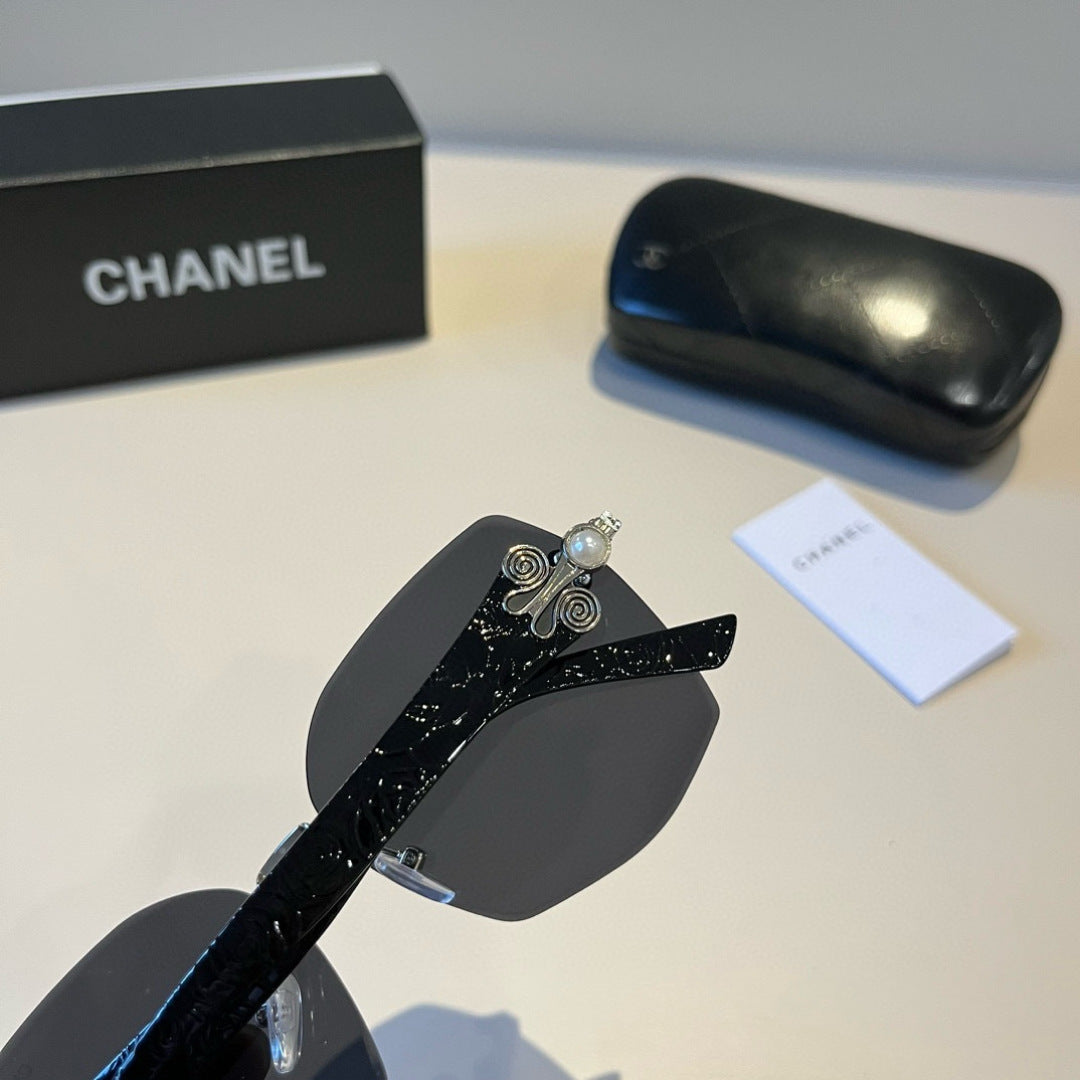Chanel Fashion Black Lens Sunglasses for Men & Women - 449008 - detail image 6