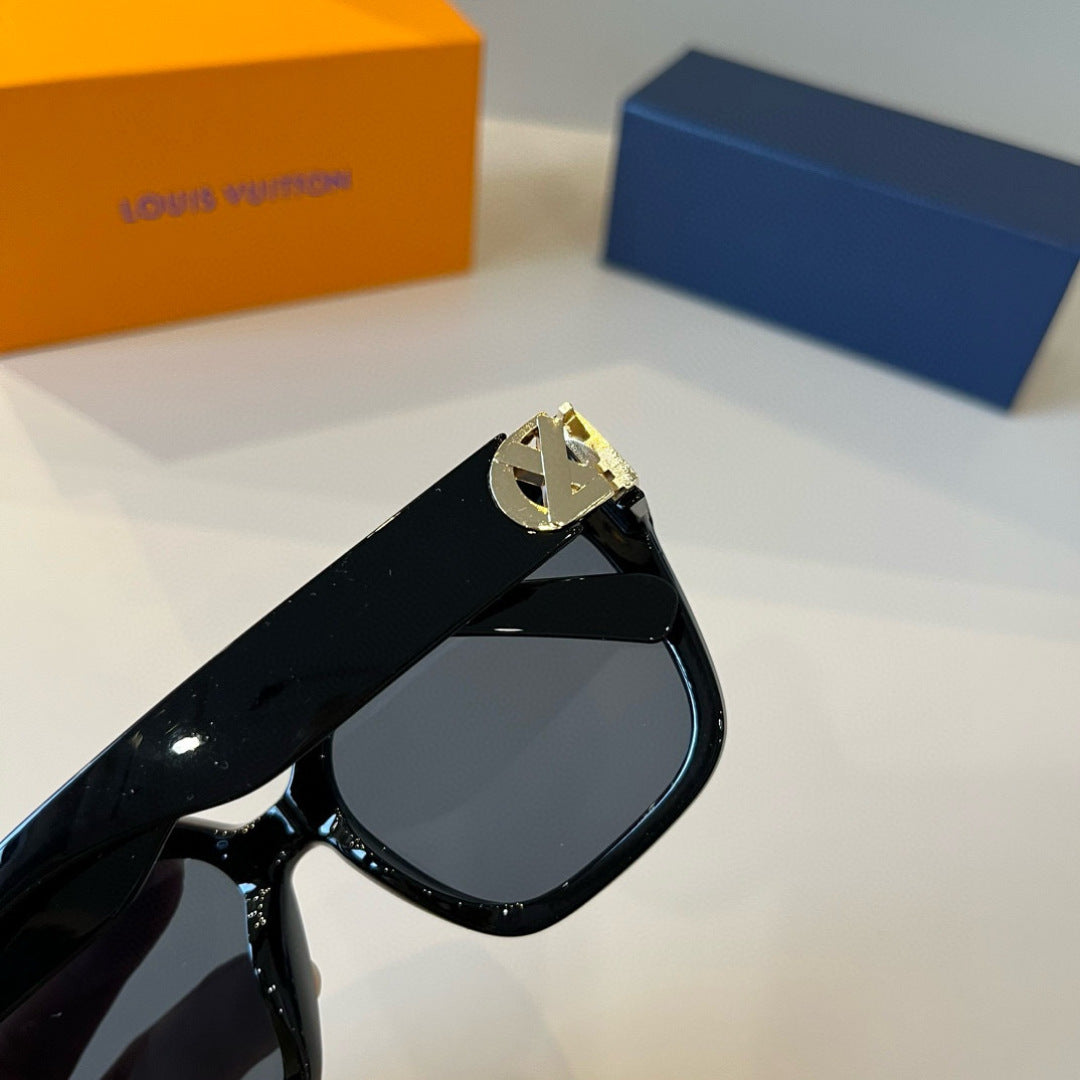 Louis Vuitton Slim Black Lens Sunglasses for Men & Women - 431137 - detail image 5