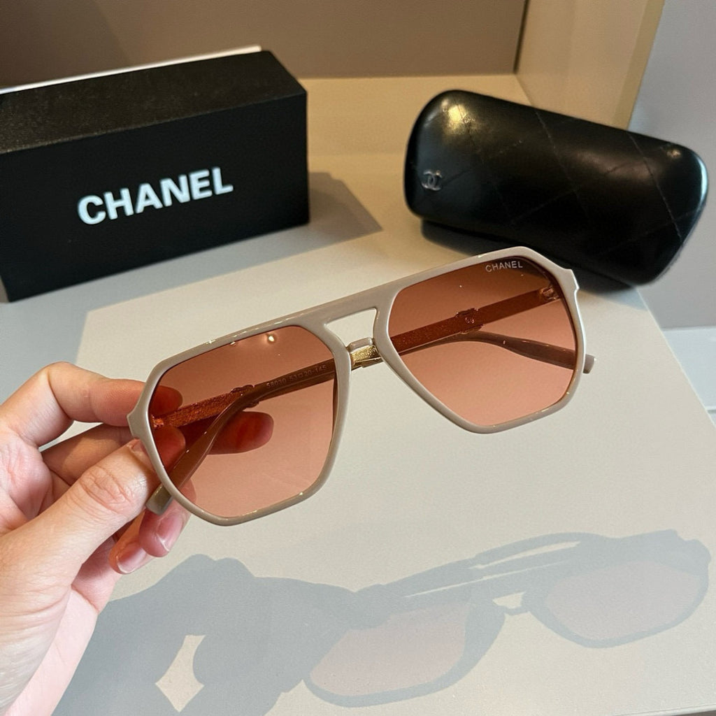 Chanel Oversized Gold Lens Sunglasses for Men & Women - 431601 - detail image 3