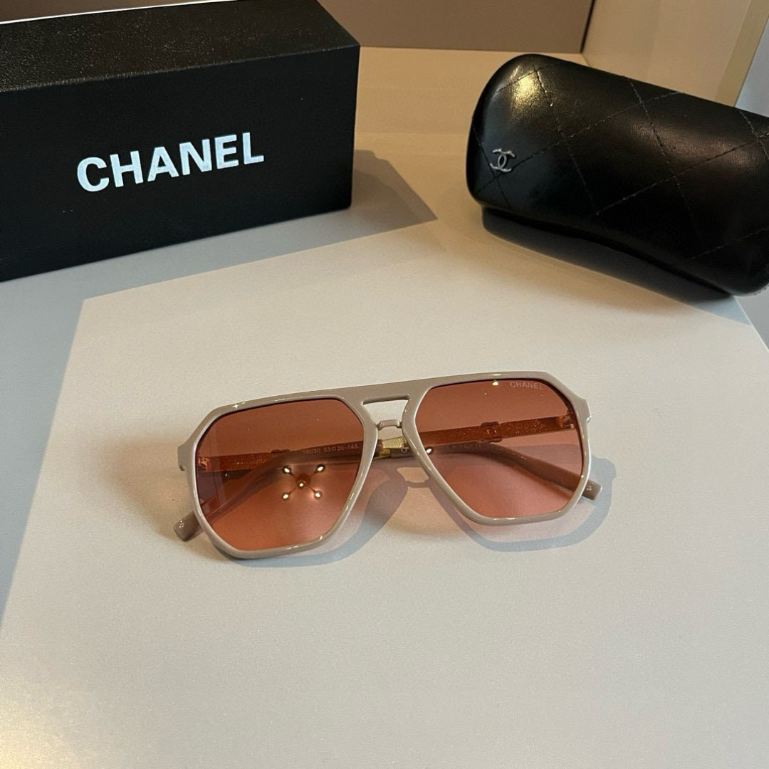 Chanel Oversized Gold Lens Sunglasses for Men & Women - 431601 - detail image 4