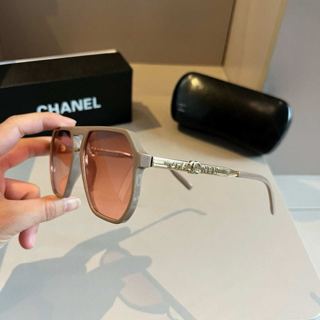 Chanel Oversized Gold Lens Sunglasses for Men & Women - 431601 - detail image 2