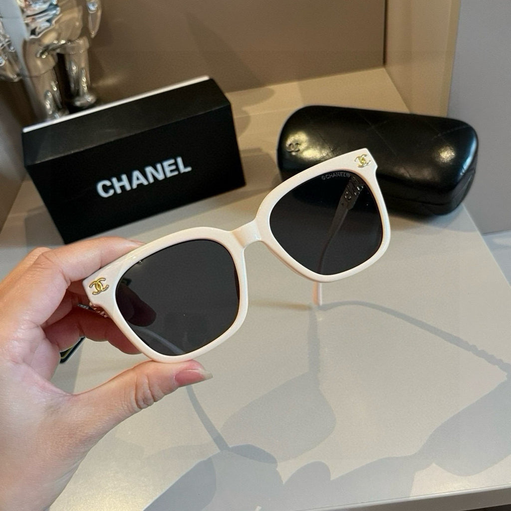 Chanel Fashion Gold Lens Sunglasses for Men & Women - 493456 - detail image 2