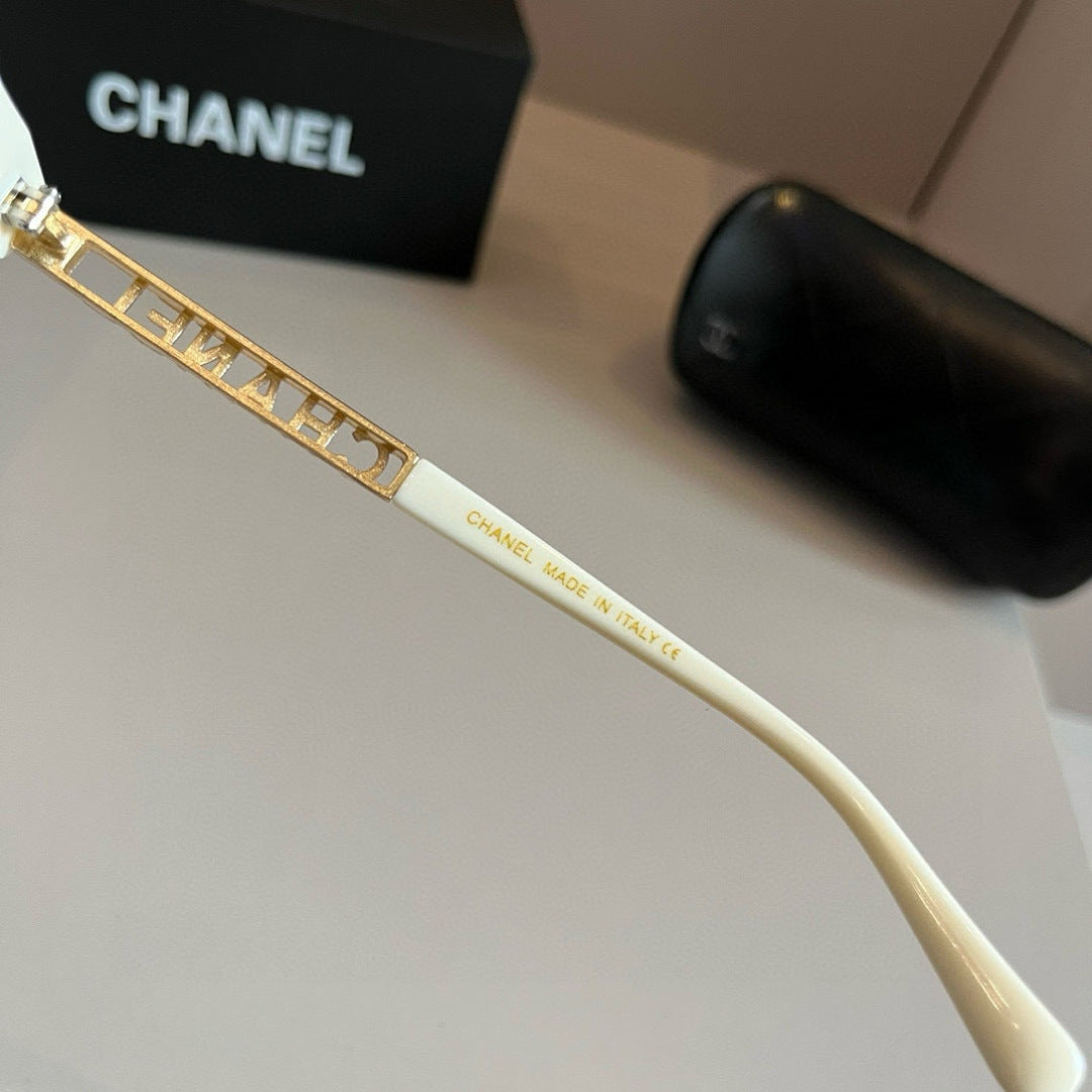 Chanel Oversized Silver Lens Sunglasses for Men & Women - 465152 - detail image 9