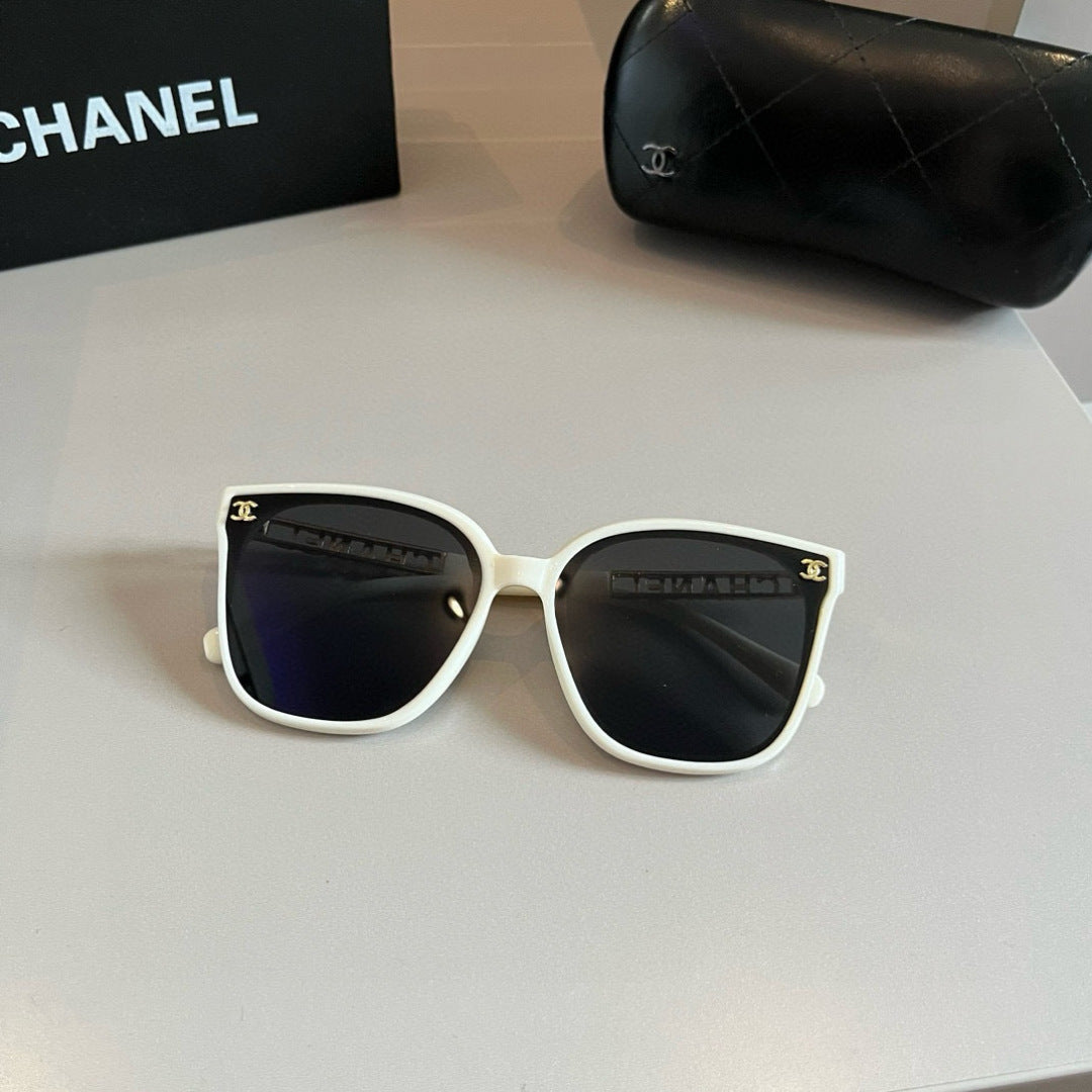 Chanel Oversized Silver Lens Sunglasses for Men & Women - 465152 - detail image 4