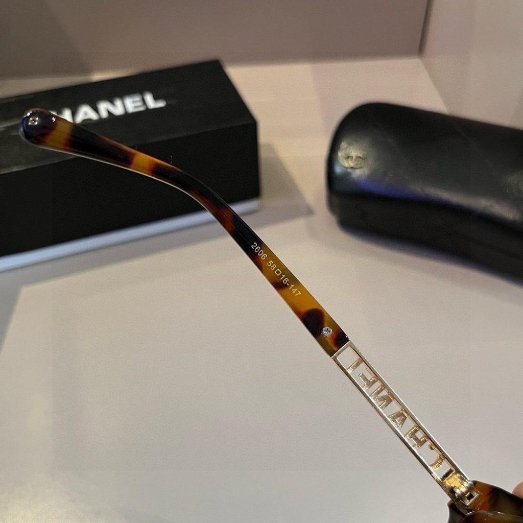 Chanel Oversized Brown Lens Sunglasses for Men & Women - 465153 - detail image 9