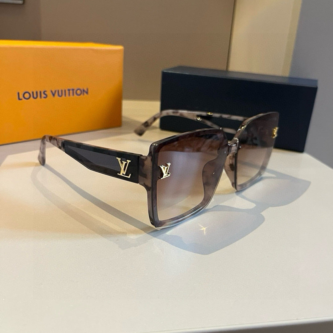 Louis Vuitton Fashion Gold Lens Sunglasses for Men & Women - 486154