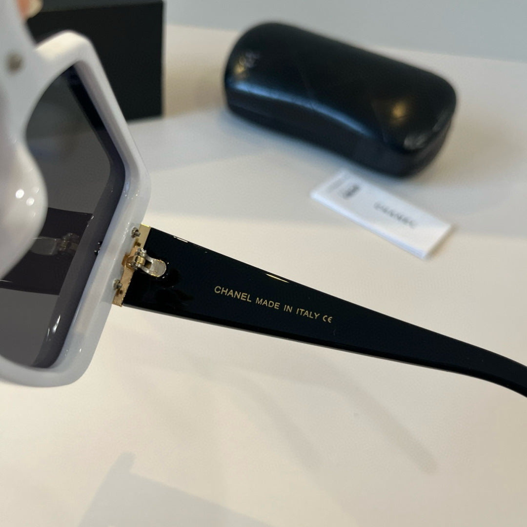 Chanel Polarized Fashion Black Lens Sunglasses for Men & Women - detail image 9
