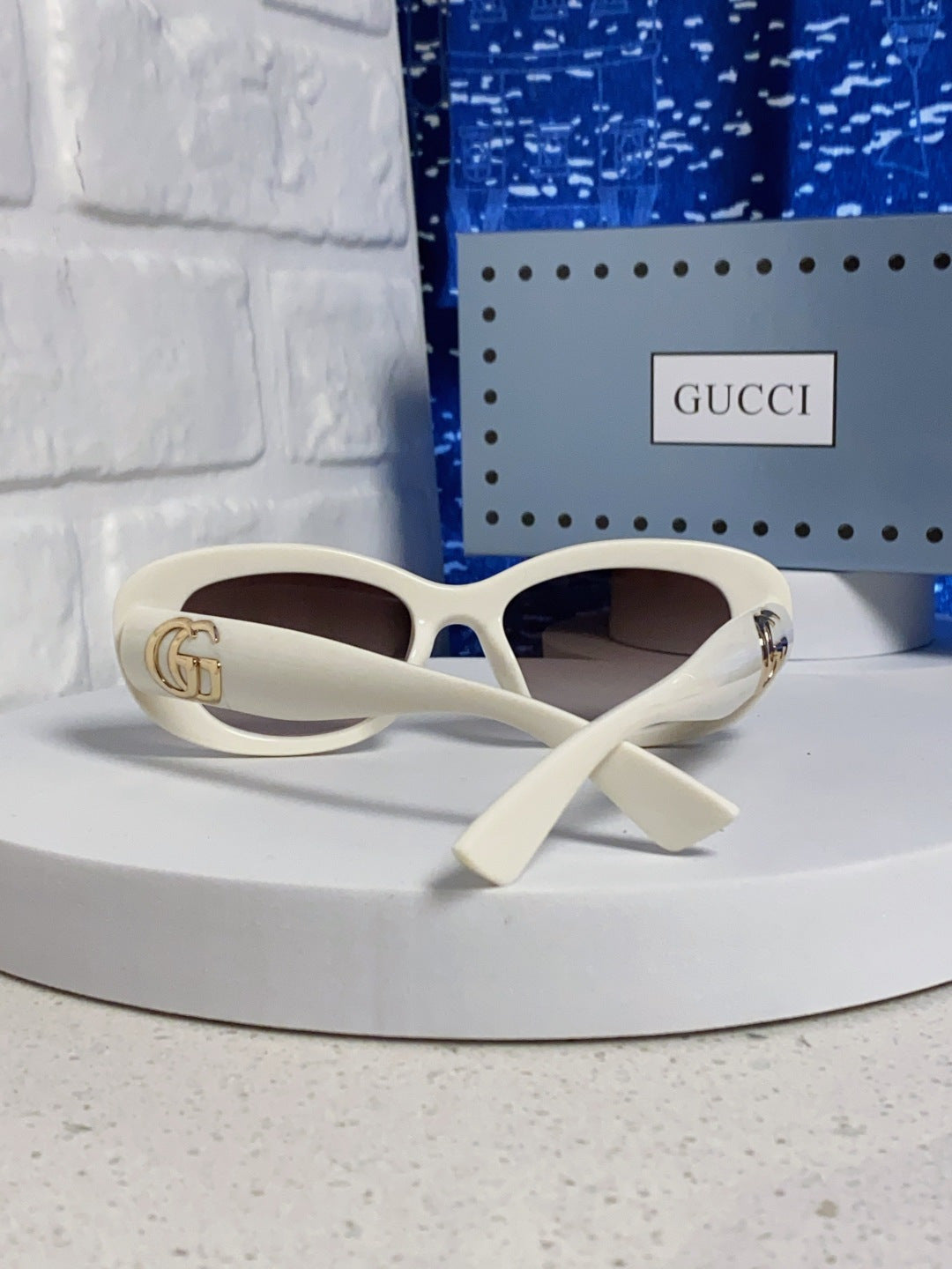 Gucci Oval Brown Lens Sunglasses for Men & Women - detail image 3