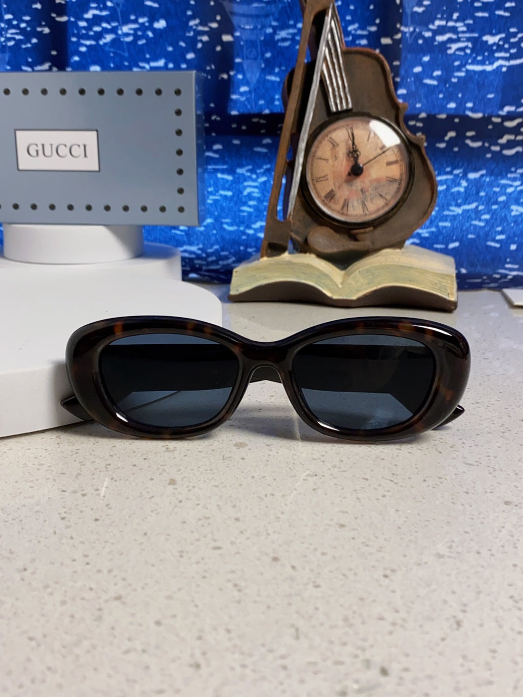 Gucci Oval Black Lens Sunglasses for Men & Women - detail image 9