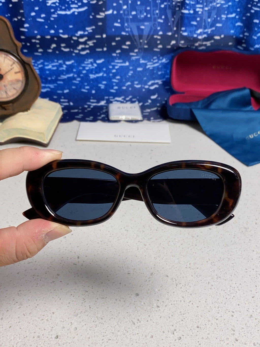 Gucci Oval Black Lens Sunglasses for Men & Women - detail image 4
