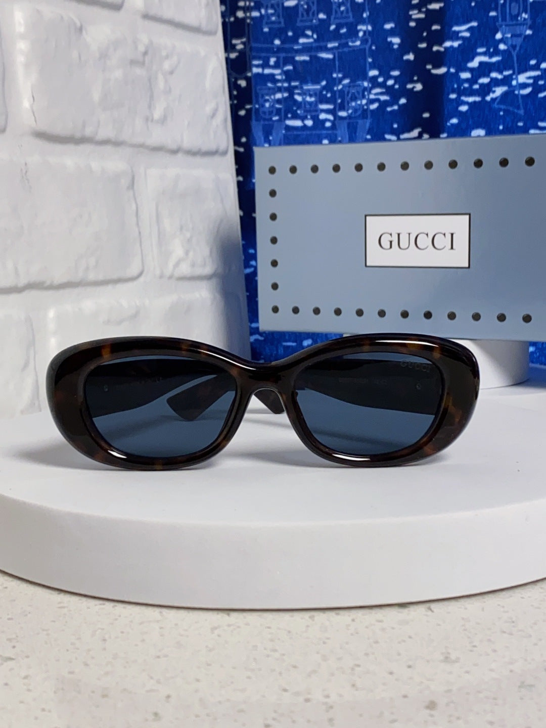 Gucci Oval Black Lens Sunglasses for Men & Women - detail image 2