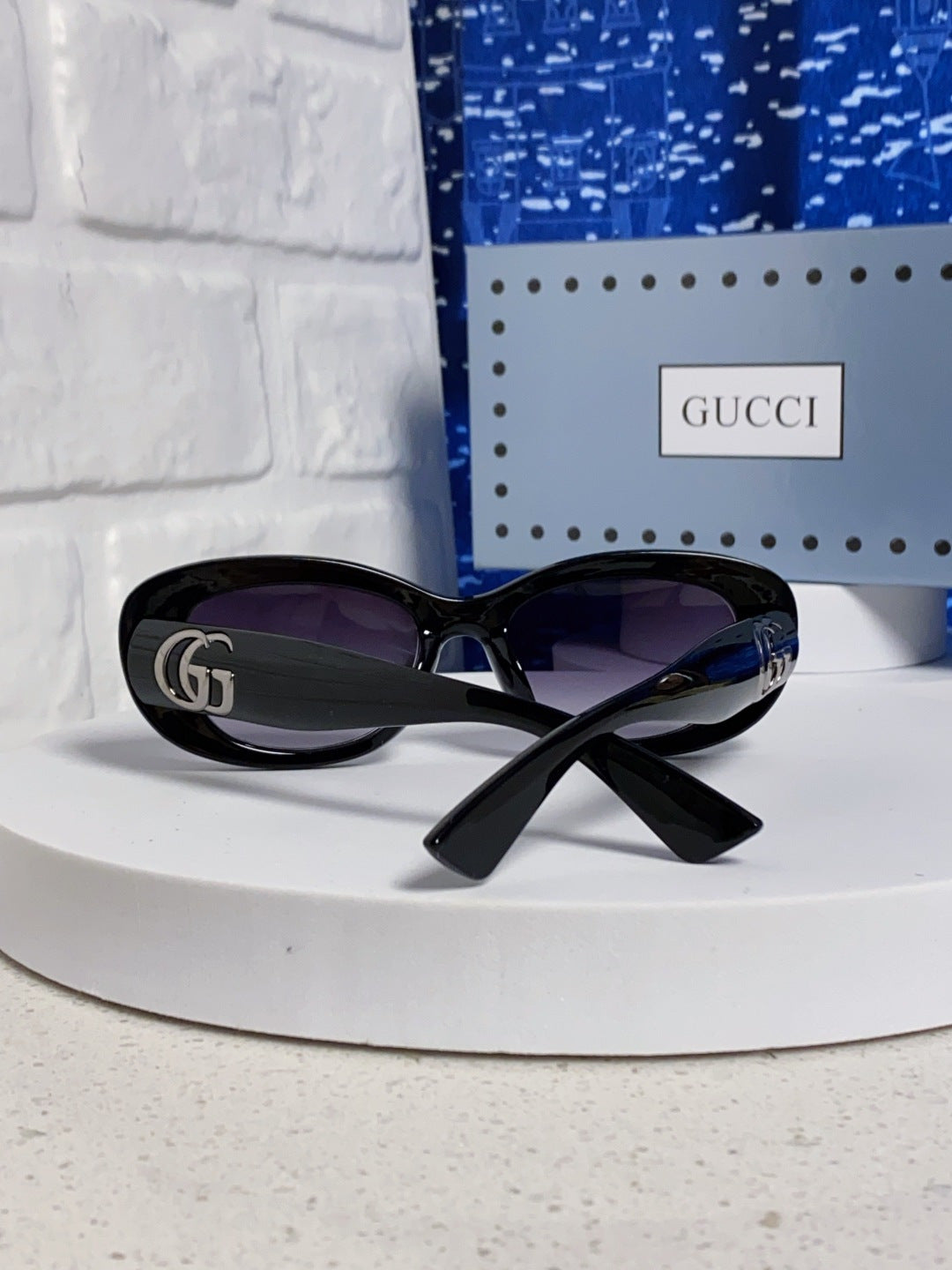 Gucci Oval Silver Lens Sunglasses for Men & Women - detail image 3