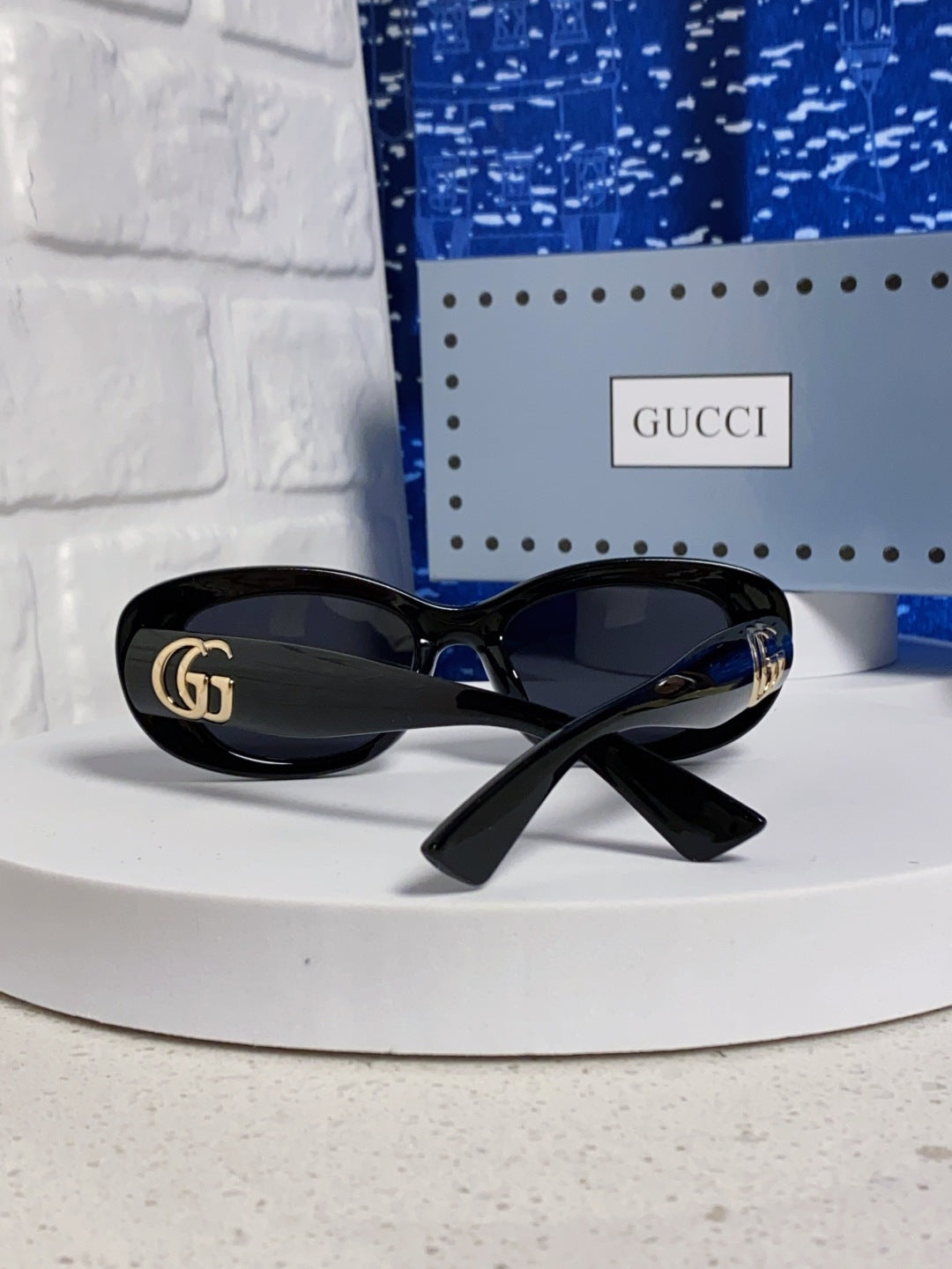 Gucci Oval Gold Lens Sunglasses for Men & Women - detail image 3