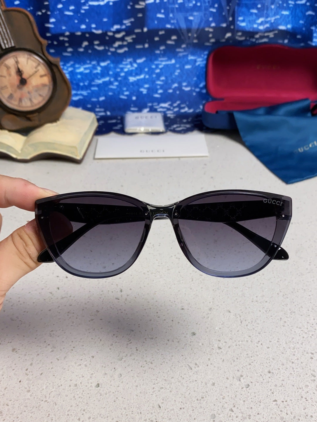 Gucci Cat-Eye Gray Lens Sunglasses for Men & Women - detail image 4