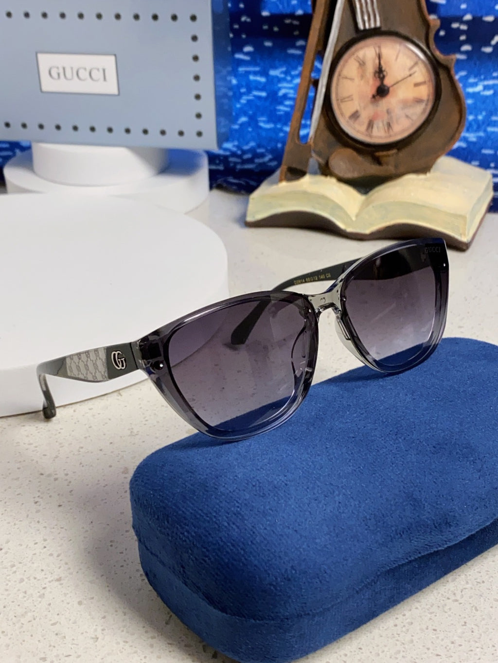 Gucci Cat-Eye Gray Lens Sunglasses for Men & Women - detail image 10