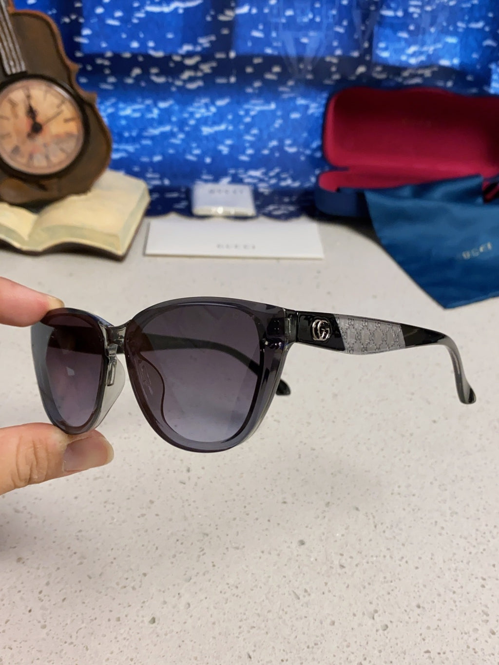 Gucci Cat-Eye Gray Lens Sunglasses for Men & Women - detail image 6