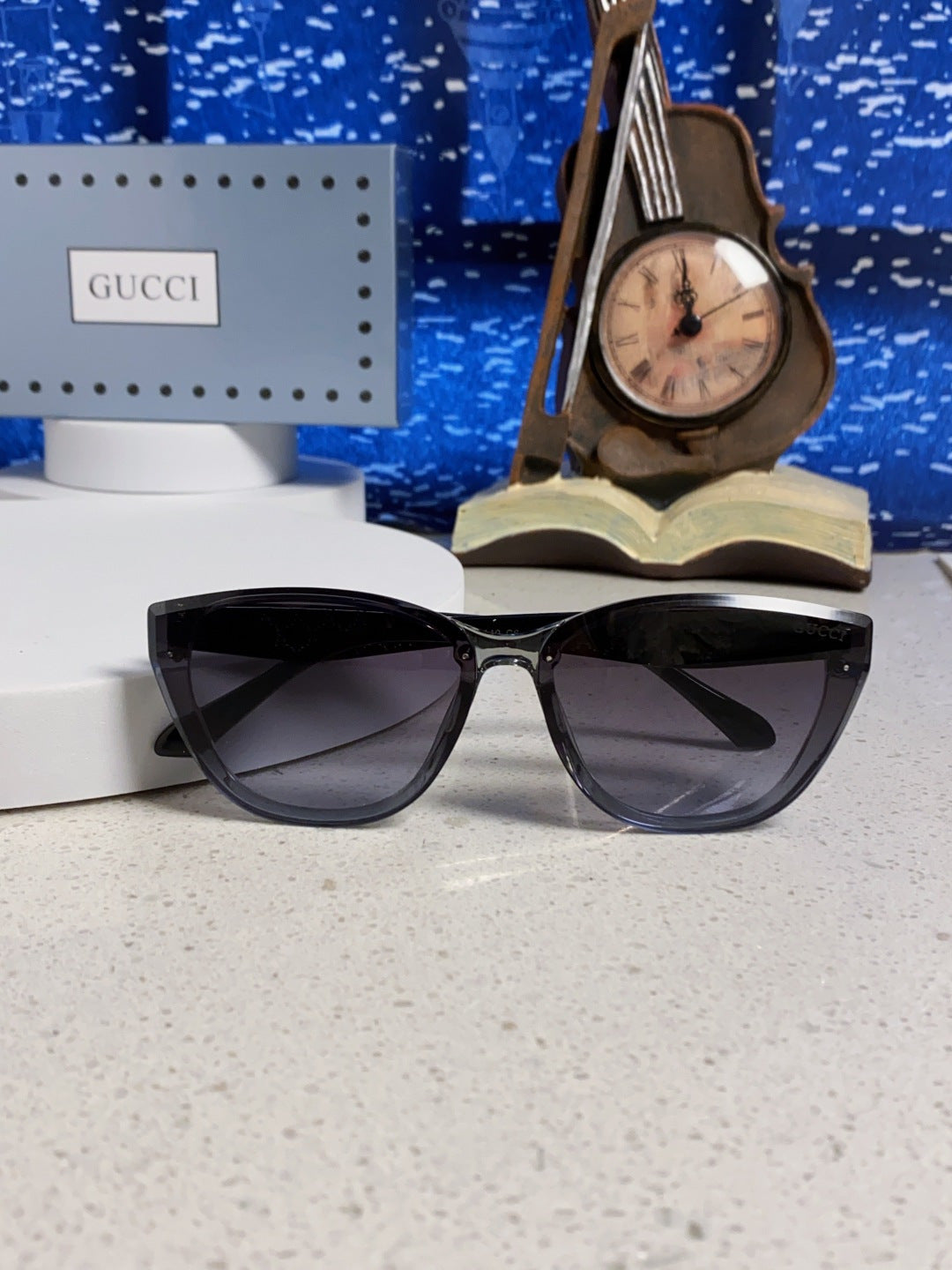 Gucci Cat-Eye Gray Lens Sunglasses for Men & Women - detail image 9