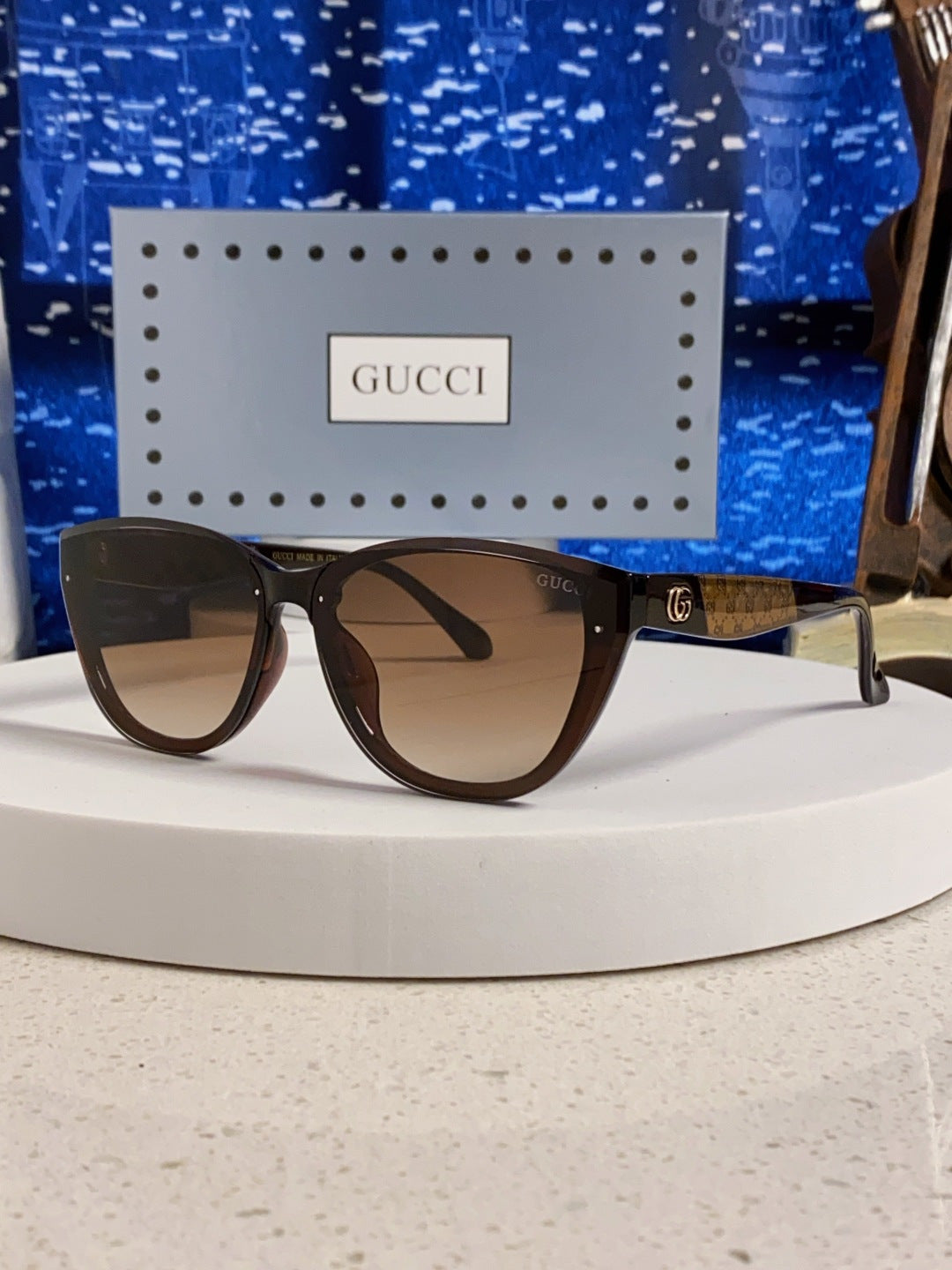 Gucci Cat-Eye Brown Lens Sunglasses for Men & Women - 486326