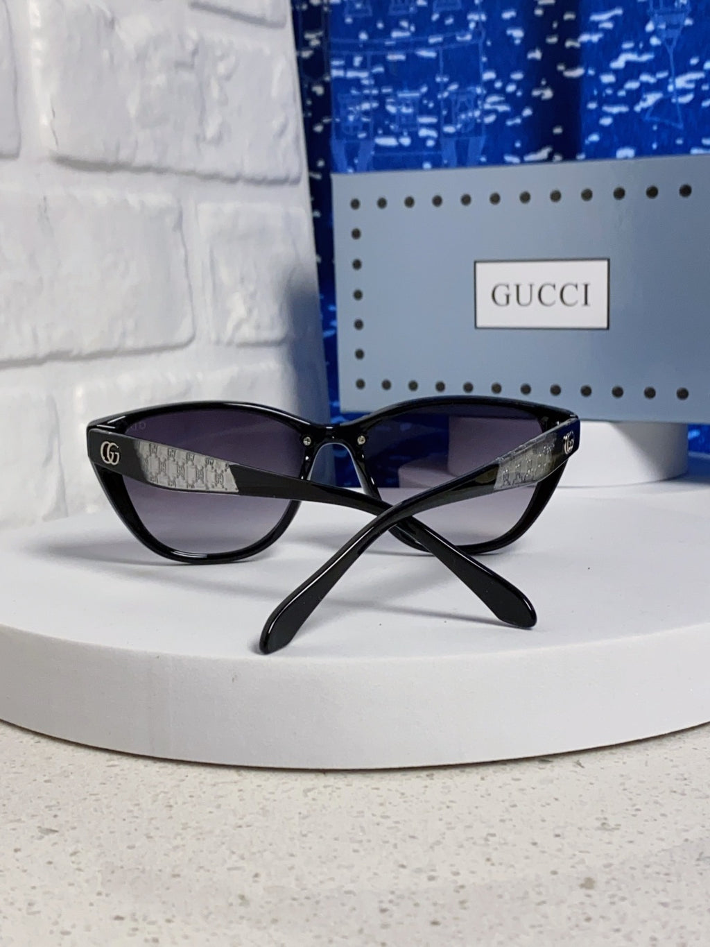 Gucci Cat-Eye Silver Lens Sunglasses for Men & Women - detail image 3