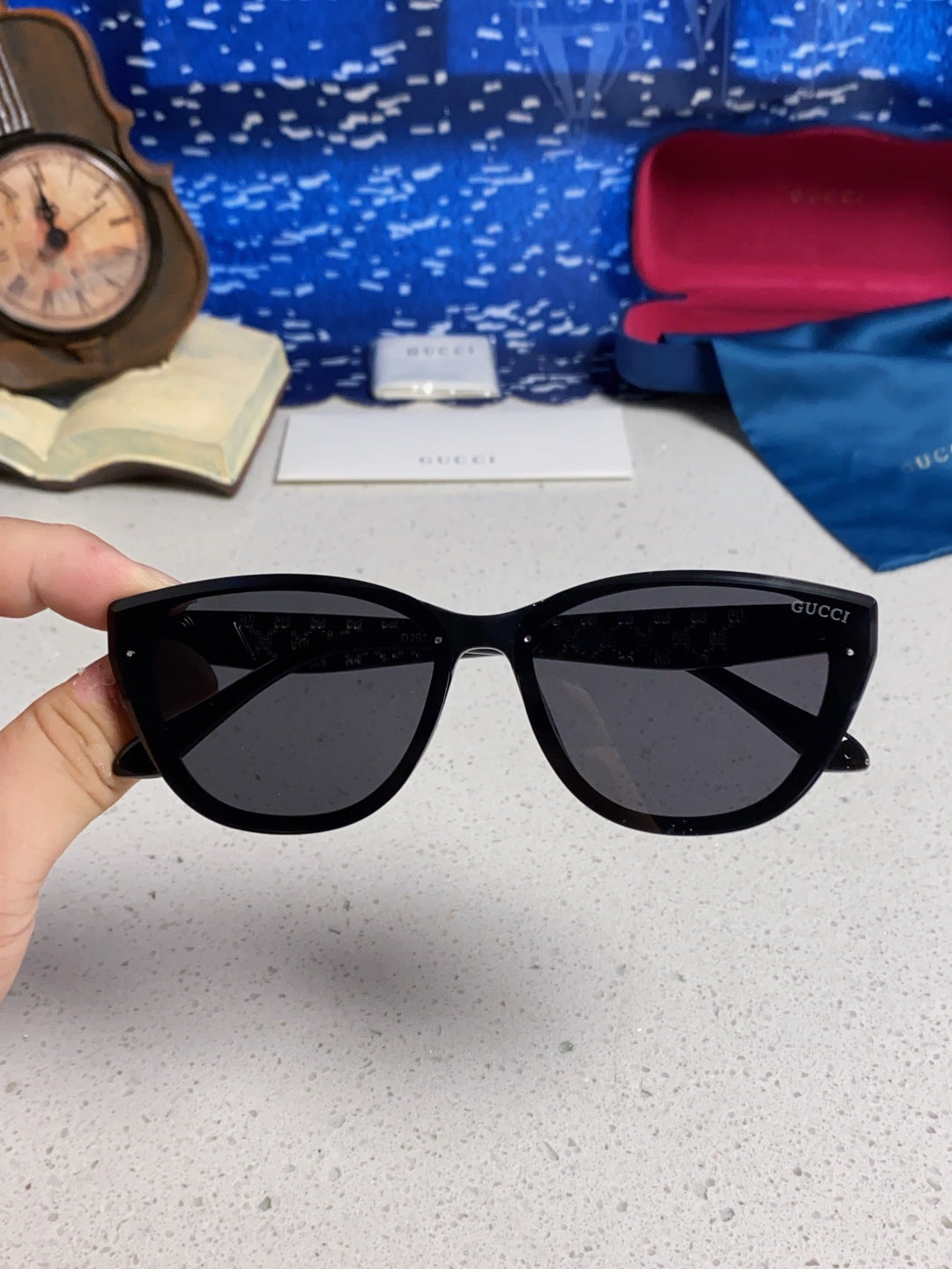 Gucci Cat-Eye Black Lens Sunglasses for Men & Women - detail image 4