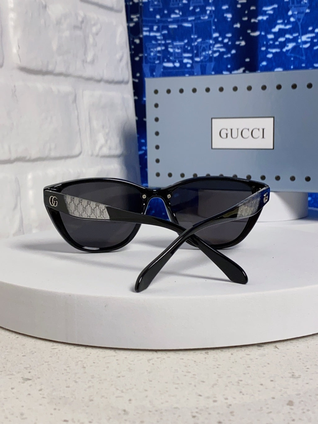 Gucci Cat-Eye Black Lens Sunglasses for Men & Women - detail image 3