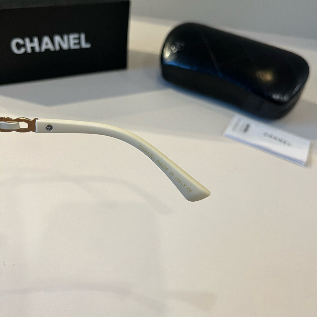 Chanel Oversized Black Lens Sunglasses for Men & Women - 493481 - detail image 9