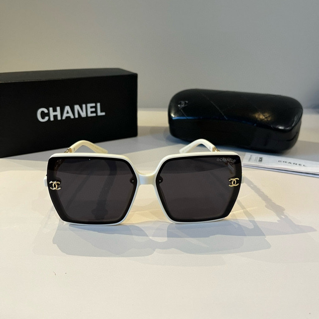 Chanel Oversized Black Lens Sunglasses for Men & Women - 493481 - detail image 2