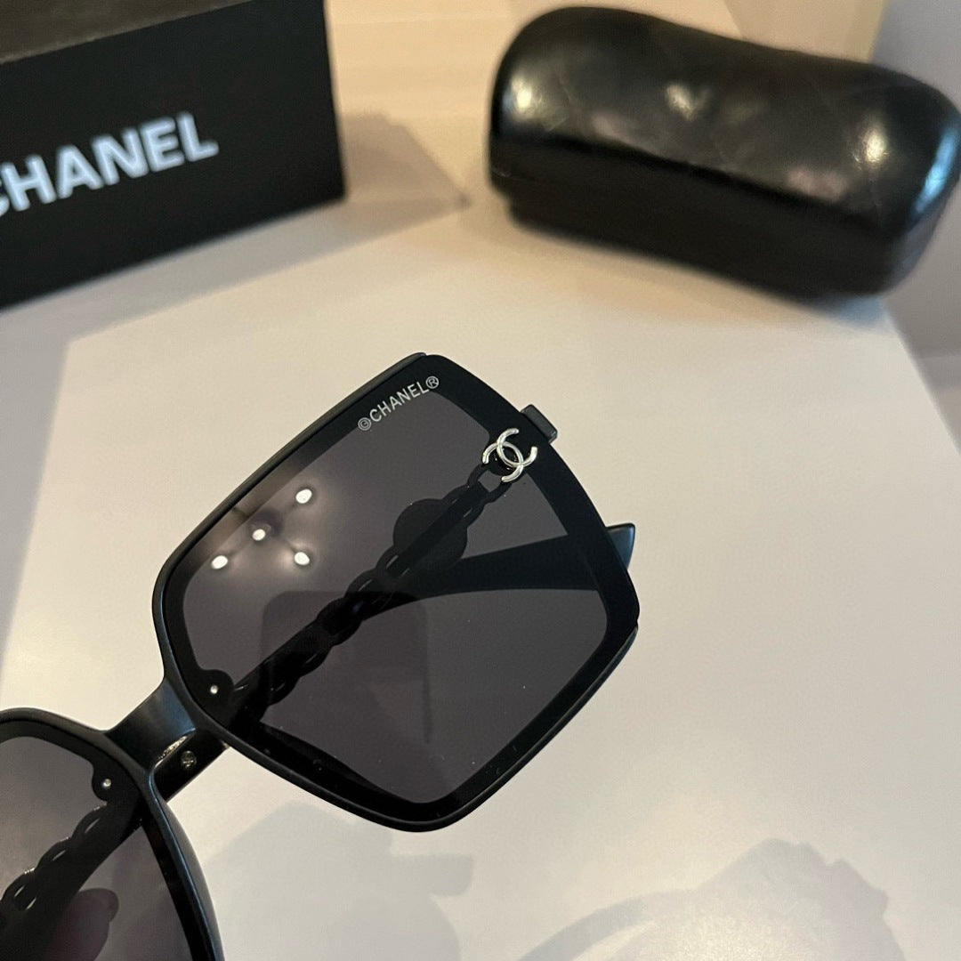 Chanel Oversized Black Lens Sunglasses for Men & Women - 493482 - detail image 7