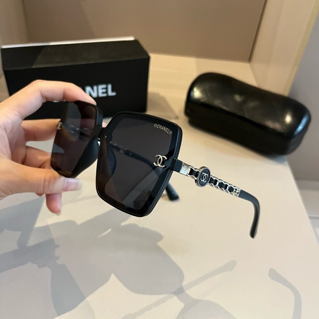 Chanel Oversized Black Lens Sunglasses for Men & Women - 493482 - detail image 3