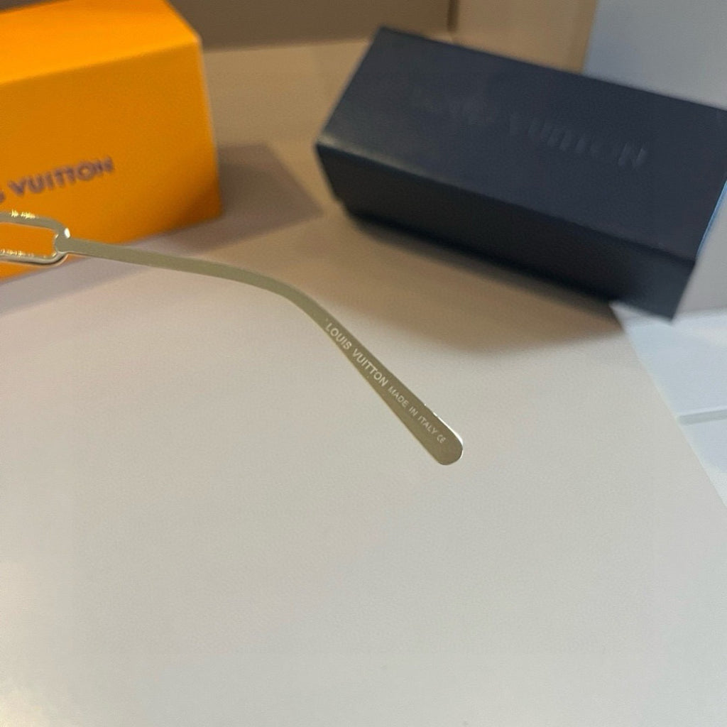 Louis Vuitton Aviator Gold Lens Sunglasses for Women - detail image 8