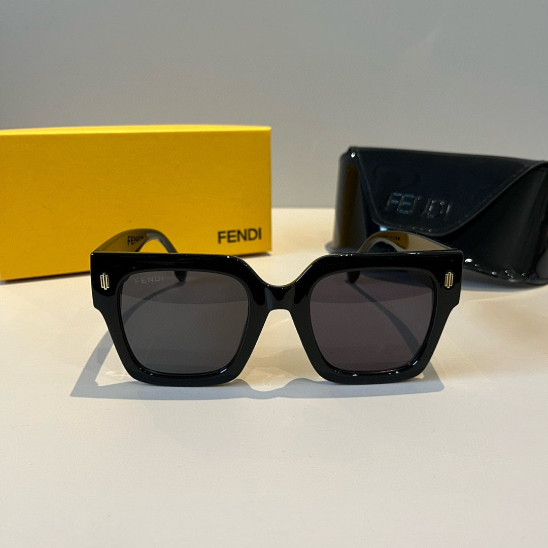 Fendi Fashion Black Lens Sunglasses for Men & Women - 466194 - detail image 2