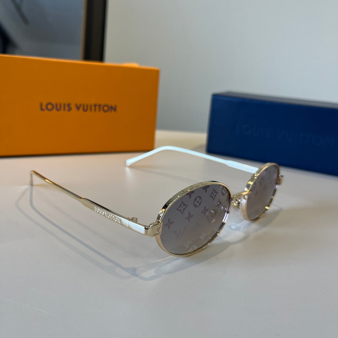 Louis Vuitton Metal Fashion Silver Lens Sunglasses for Men & Women - 486157