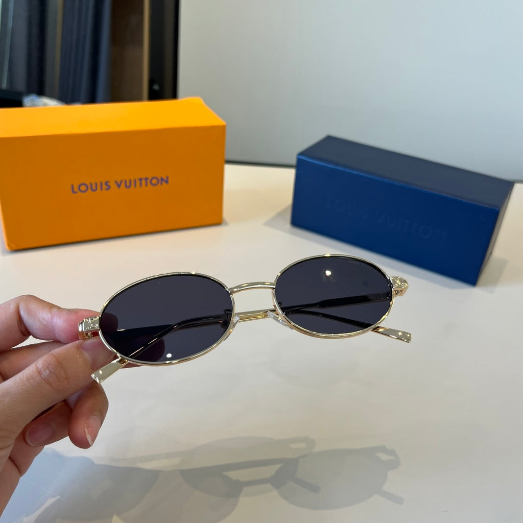 Louis Vuitton Metal Fashion Silver Lens Sunglasses for Men & Women - 486158 - detail image 10