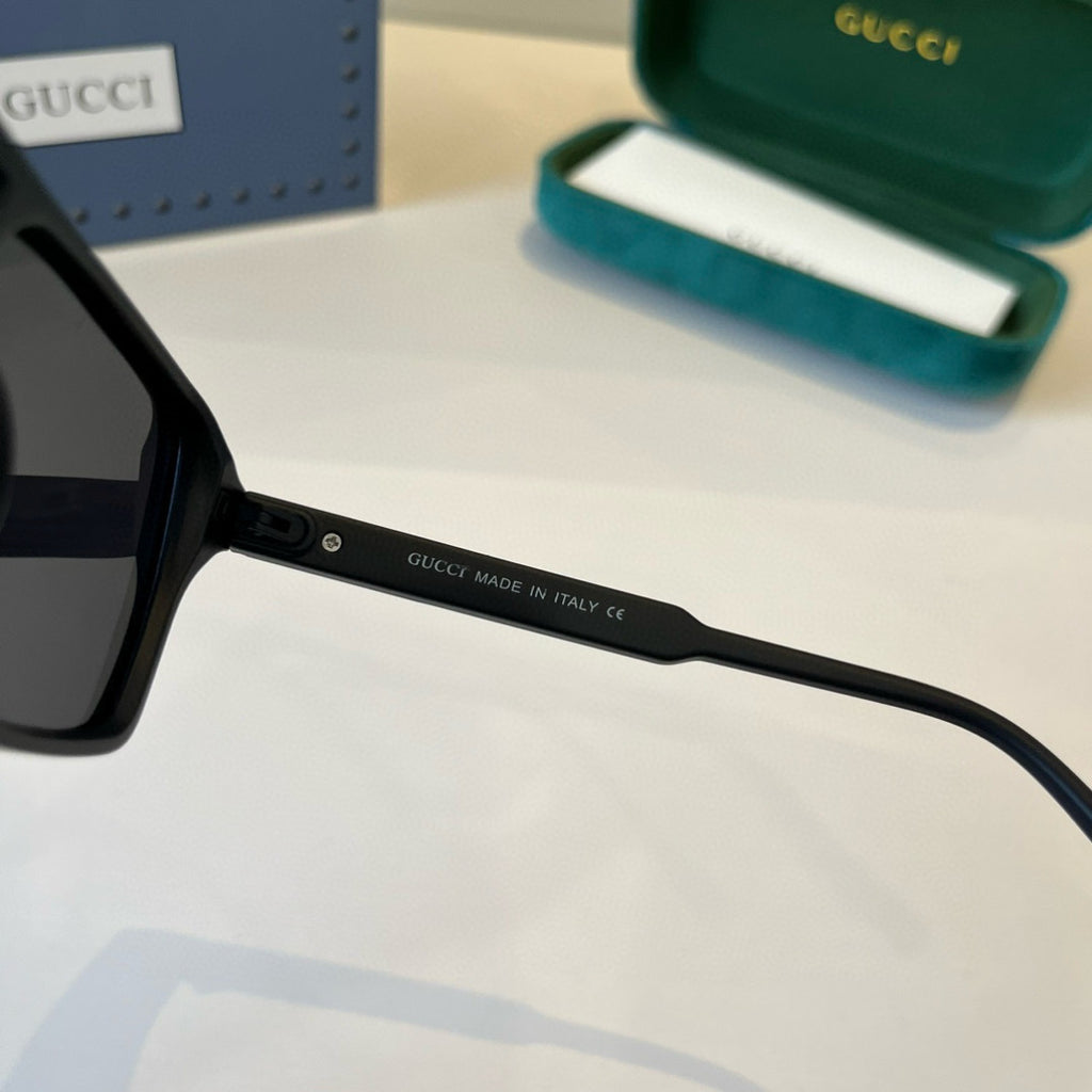Gucci Oversized Black Lens Sunglasses for Men & Women - 464976 - detail image 10