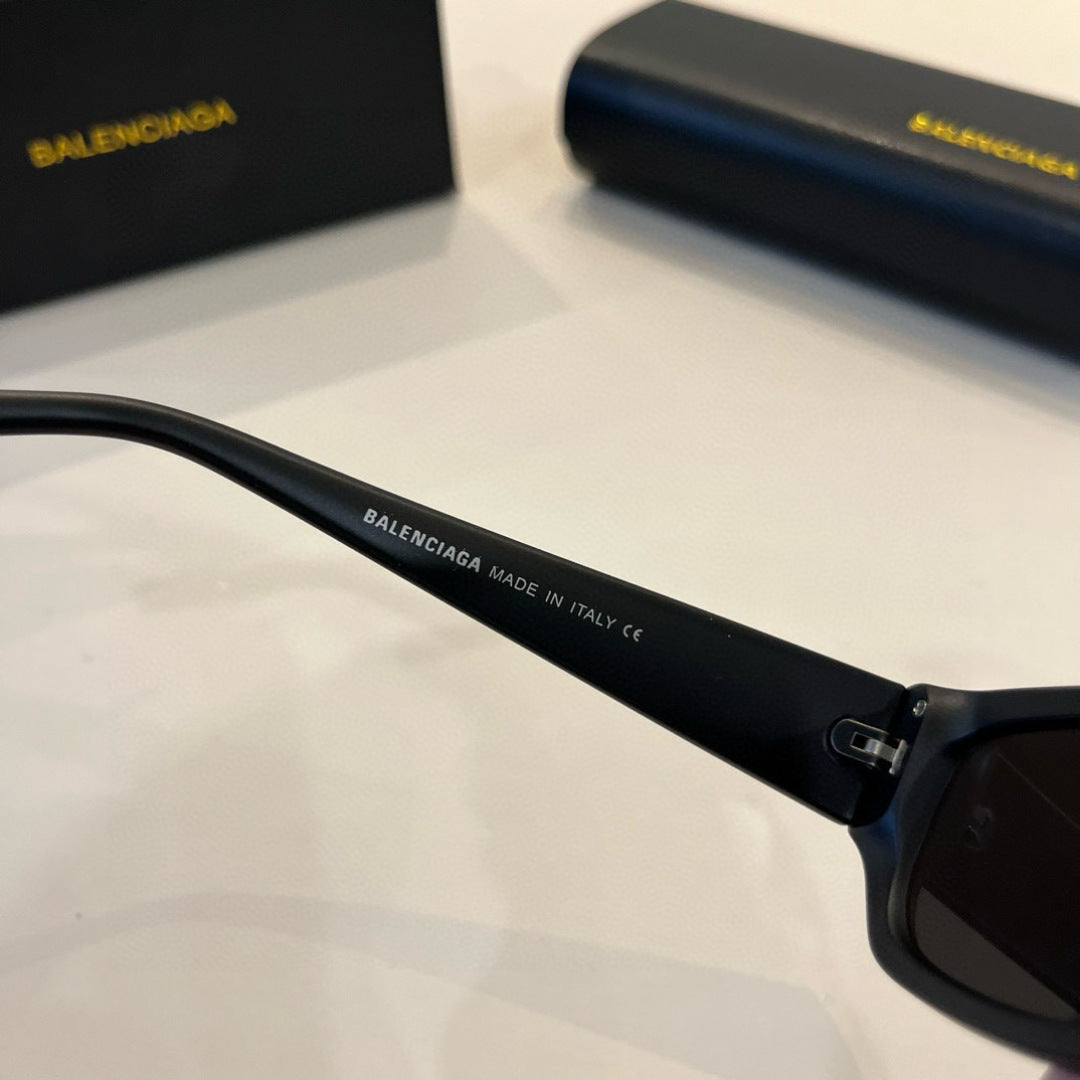 Balenciaga Rectangular Gray Lens Sunglasses for Men & Women - 358642 - detail image 7