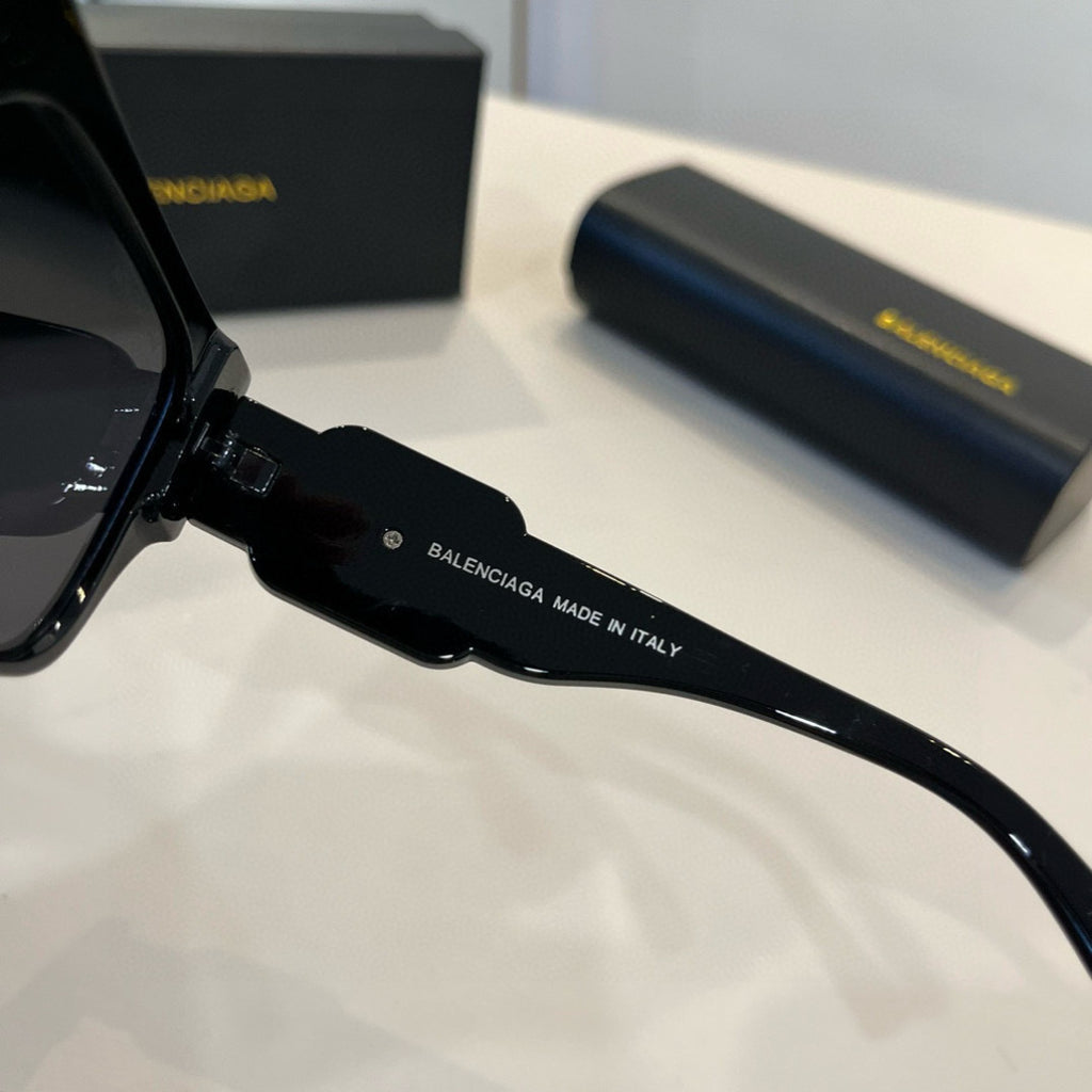 Balenciaga Rectangular Black Lens Sunglasses for Men & Women - 466043 - detail image 10