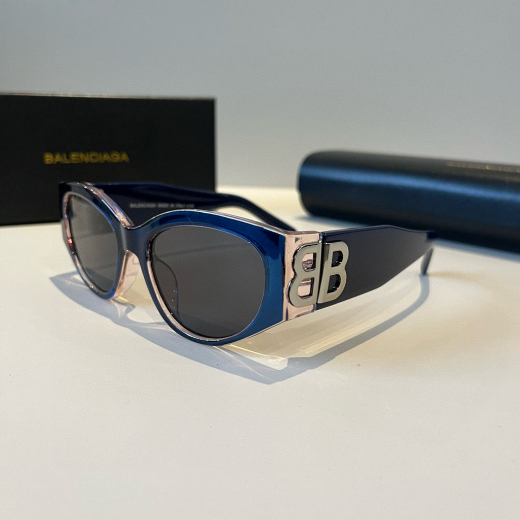Balenciaga Rectangular Black Lens Sunglasses for Men & Women - 487541 - detail image 3