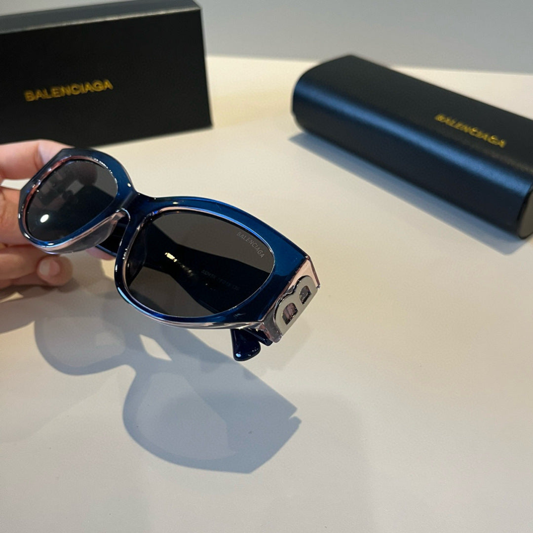 Balenciaga Rectangular Black Lens Sunglasses for Men & Women - 487541 - detail image 7