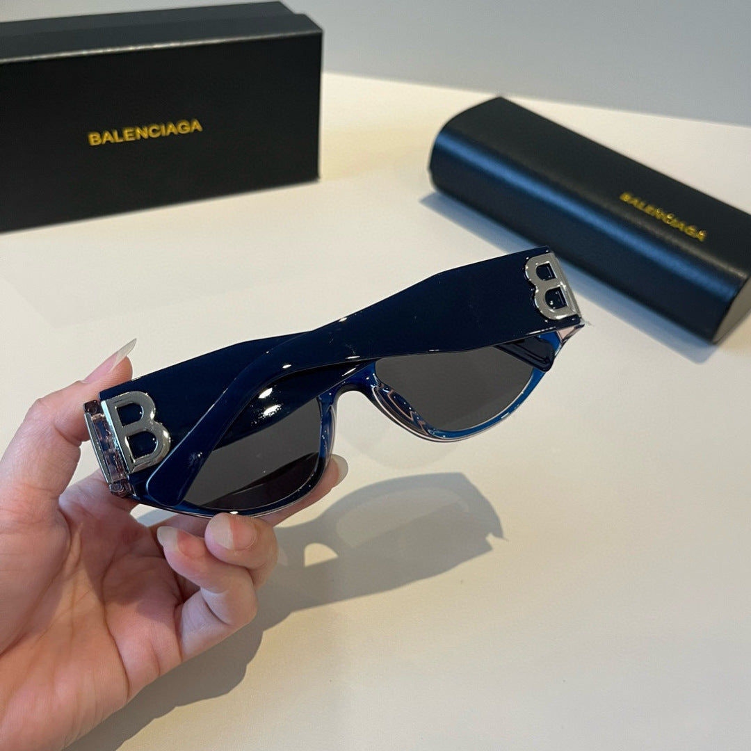 Balenciaga Rectangular Black Lens Sunglasses for Men & Women - 487541 - detail image 9